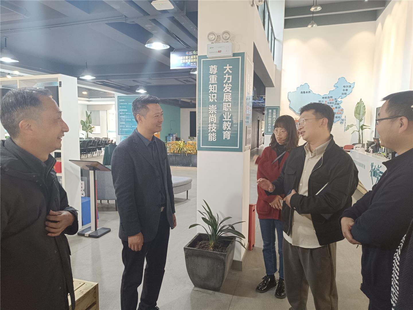 巴南区委网信办到温江区委网信办学习考察调研